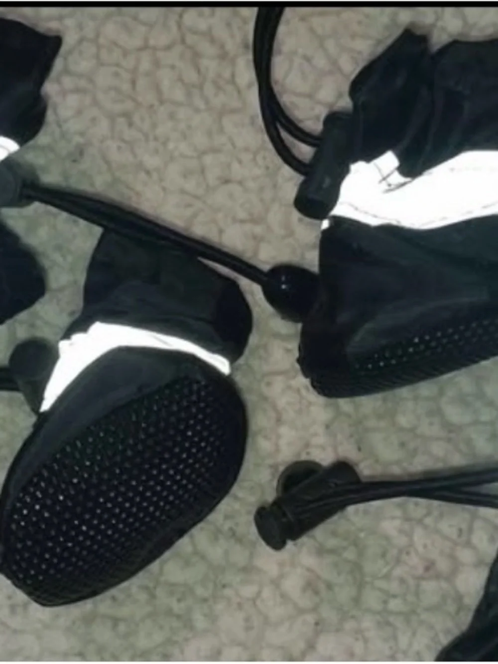 Set of black nylon w/ gray reflective stripe dog shoes